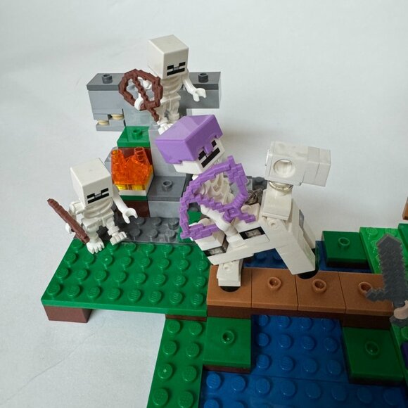 Lego 21146 Minecraft The Skeleton Attack Set COMPLETE - Picture 3 of 10